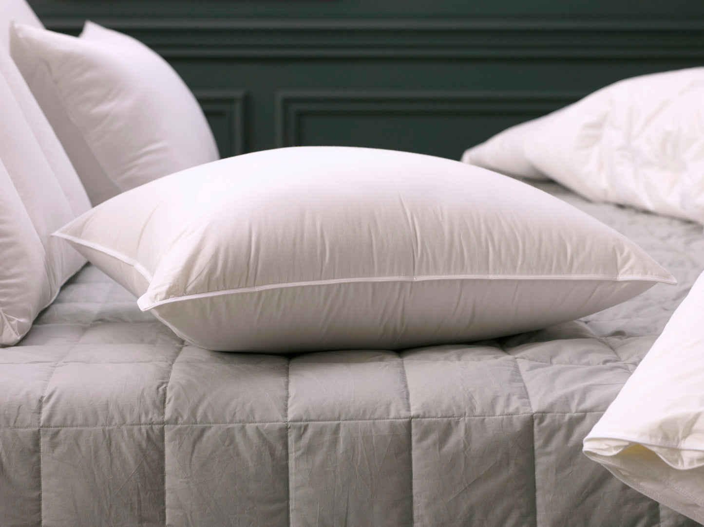 PrimaSera™ Knife Edge Sleeping Pillow