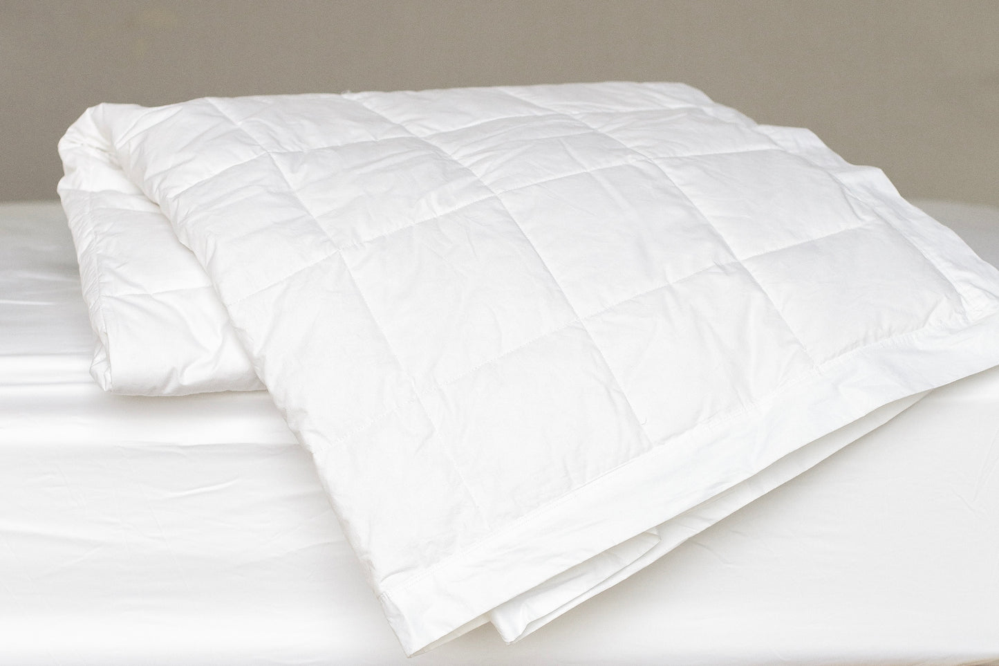 Quilted Down Alternative Cotton Blanket with 2" Trim