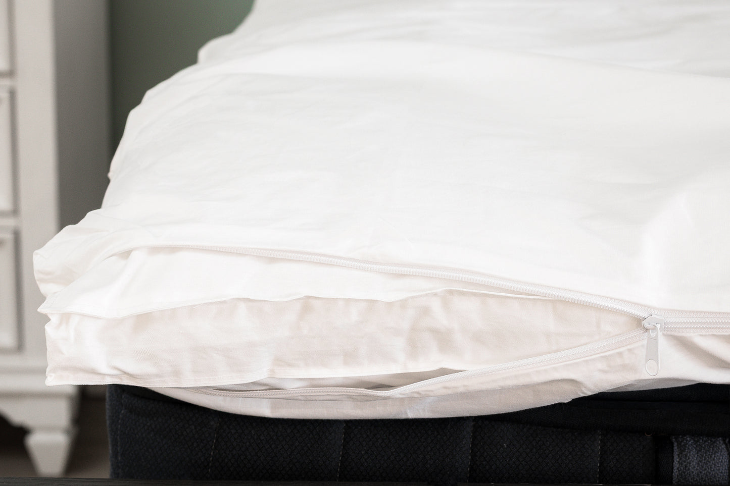 Zippered Featherbed Protector